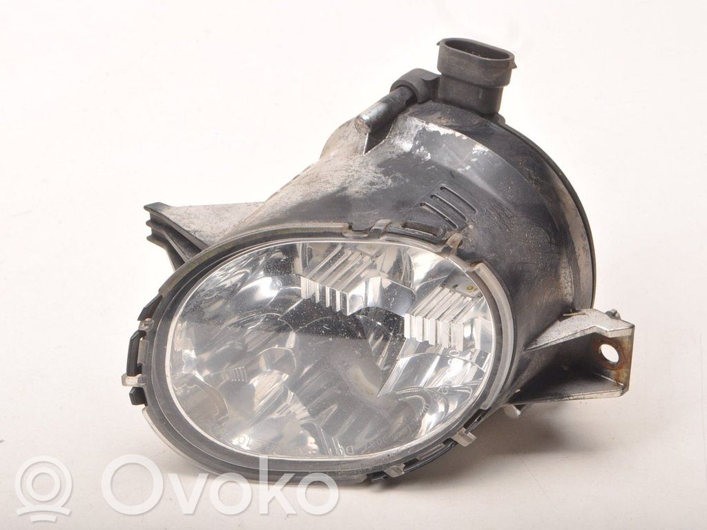 Volvo C30 Miglas lukturis priekšā 