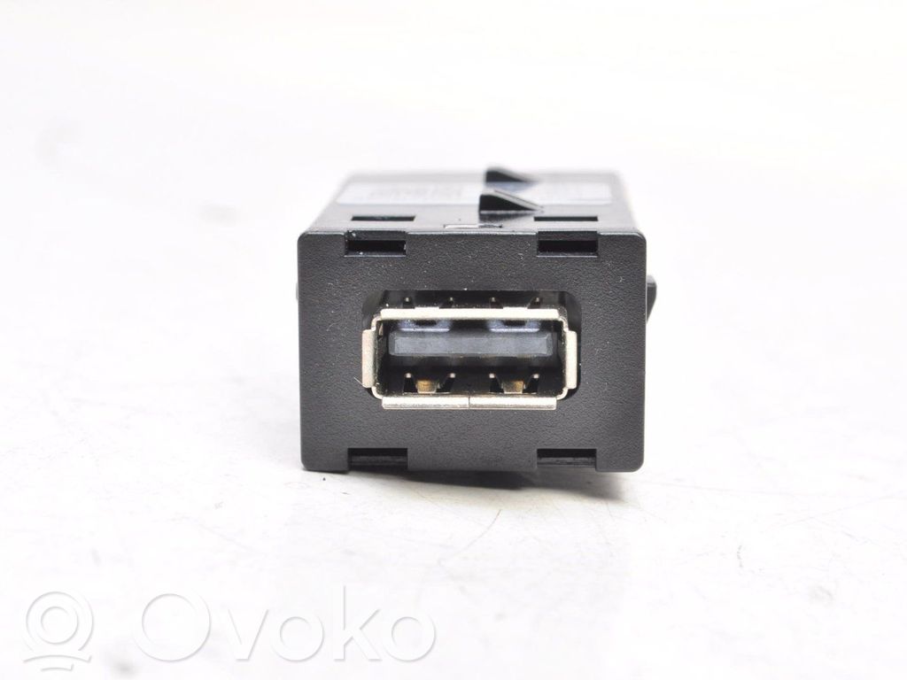 MG ZS USB socket connector 