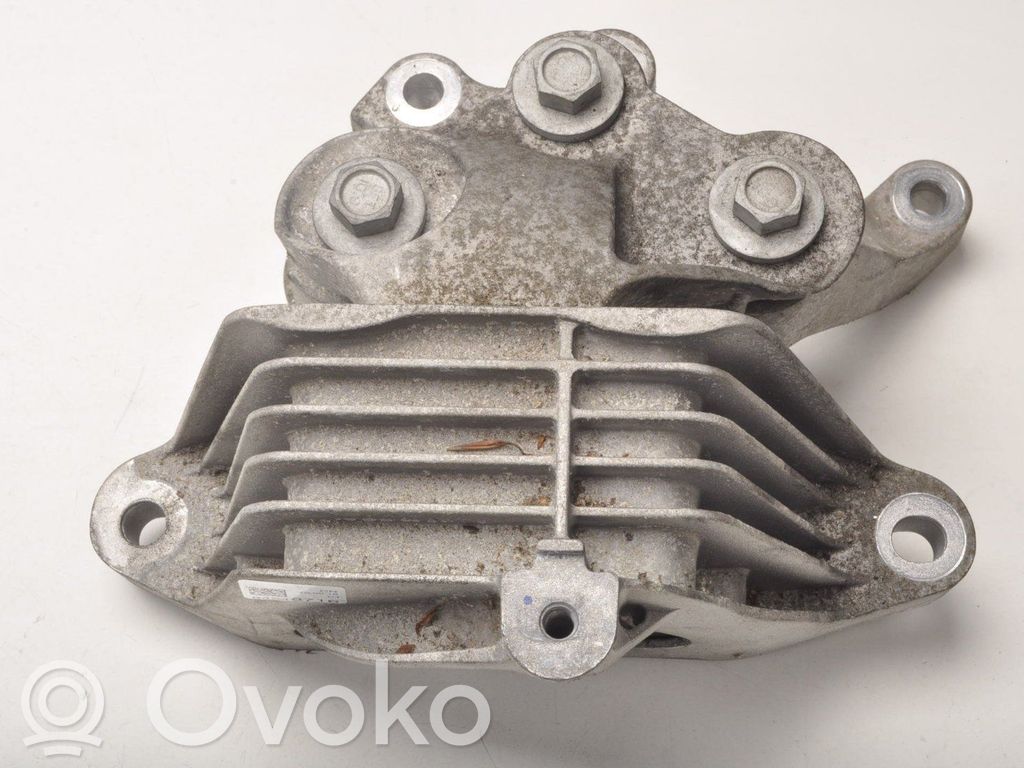 Engine mounting bracket   84248716,22937306