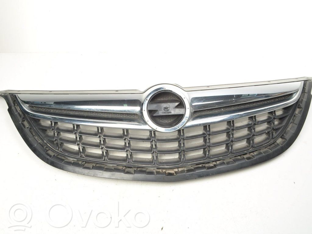 Opel Zafira C Etusäleikkö 