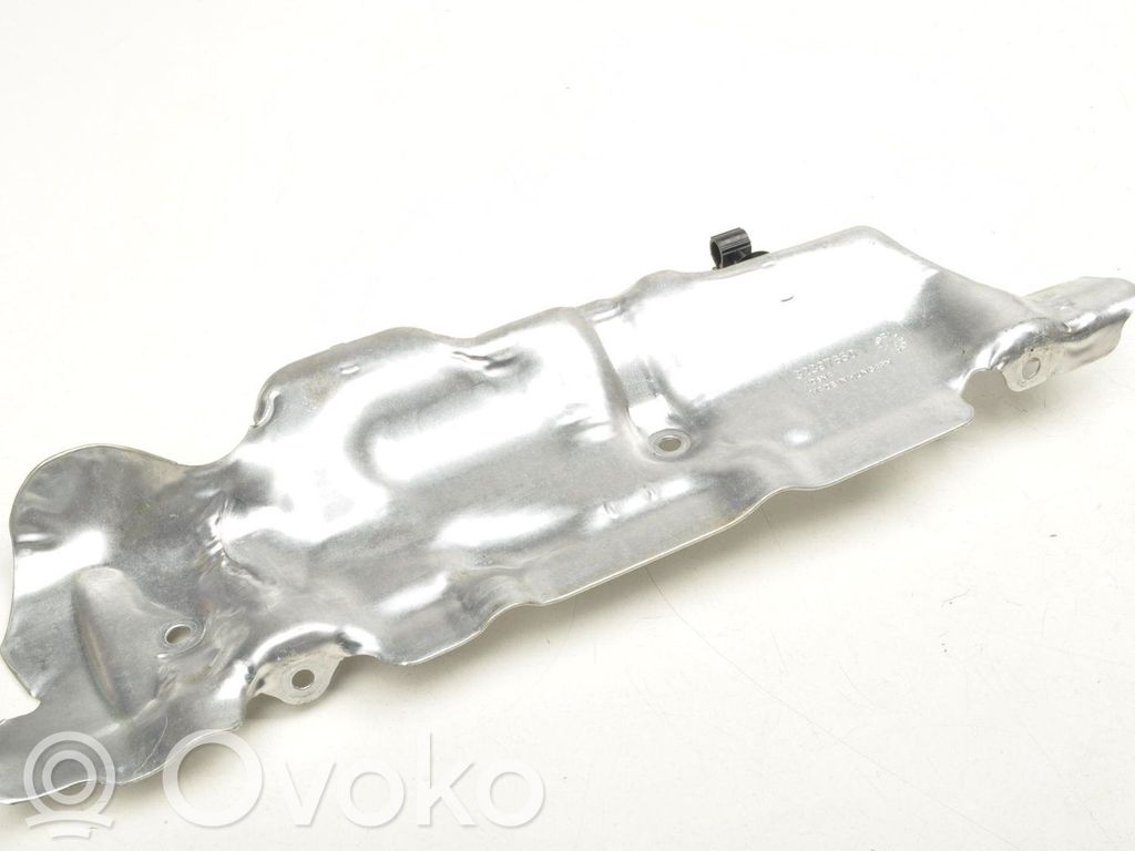 Volvo XC40 Osłona termiczna komory silnika 