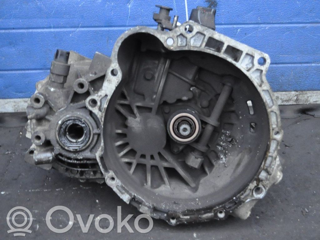 Manualna 6-biegowa skrzynia biegów   J51775