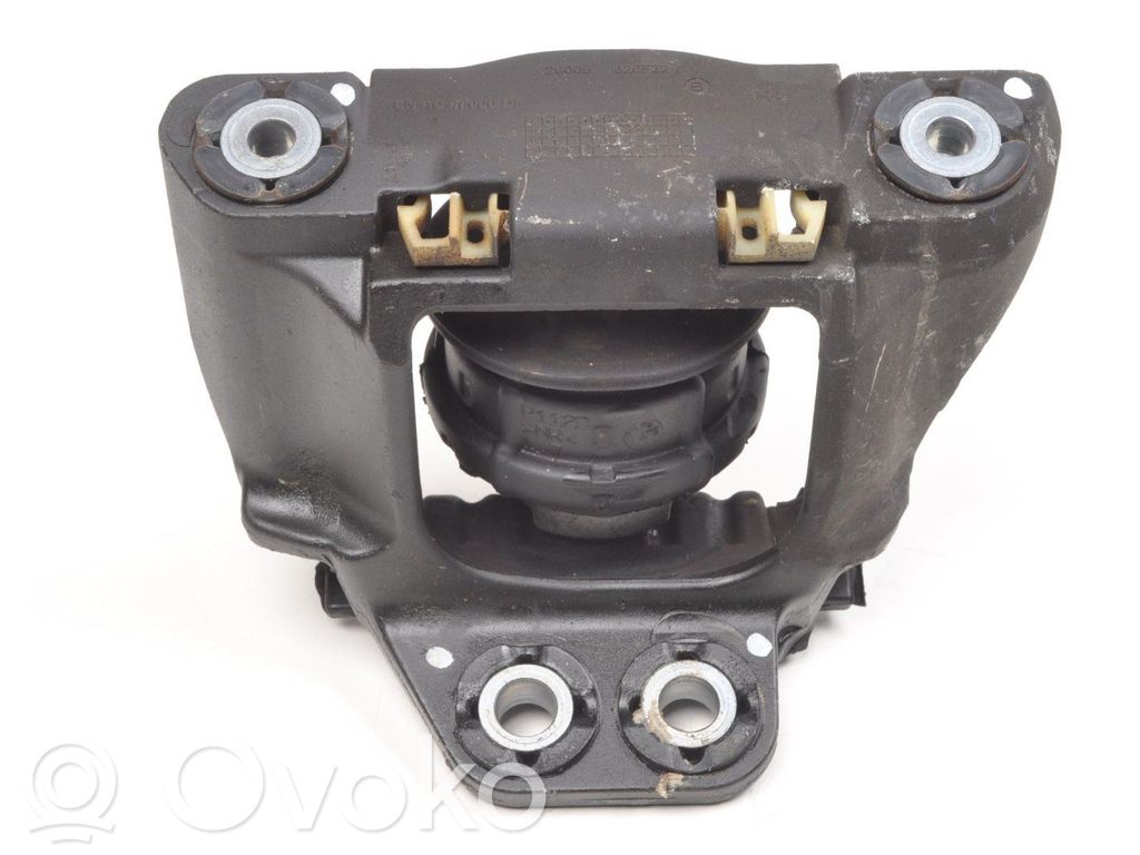 Volvo XC60 Engine mounting bracket 