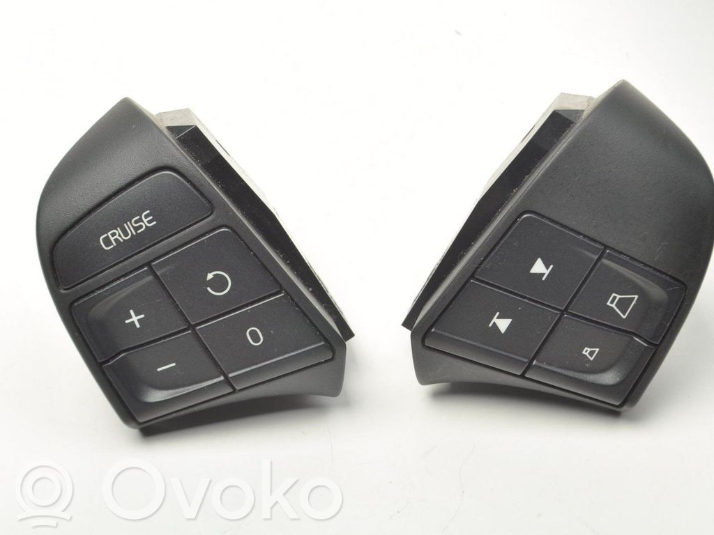 Volvo V50 Stūres pogas / slēdži 