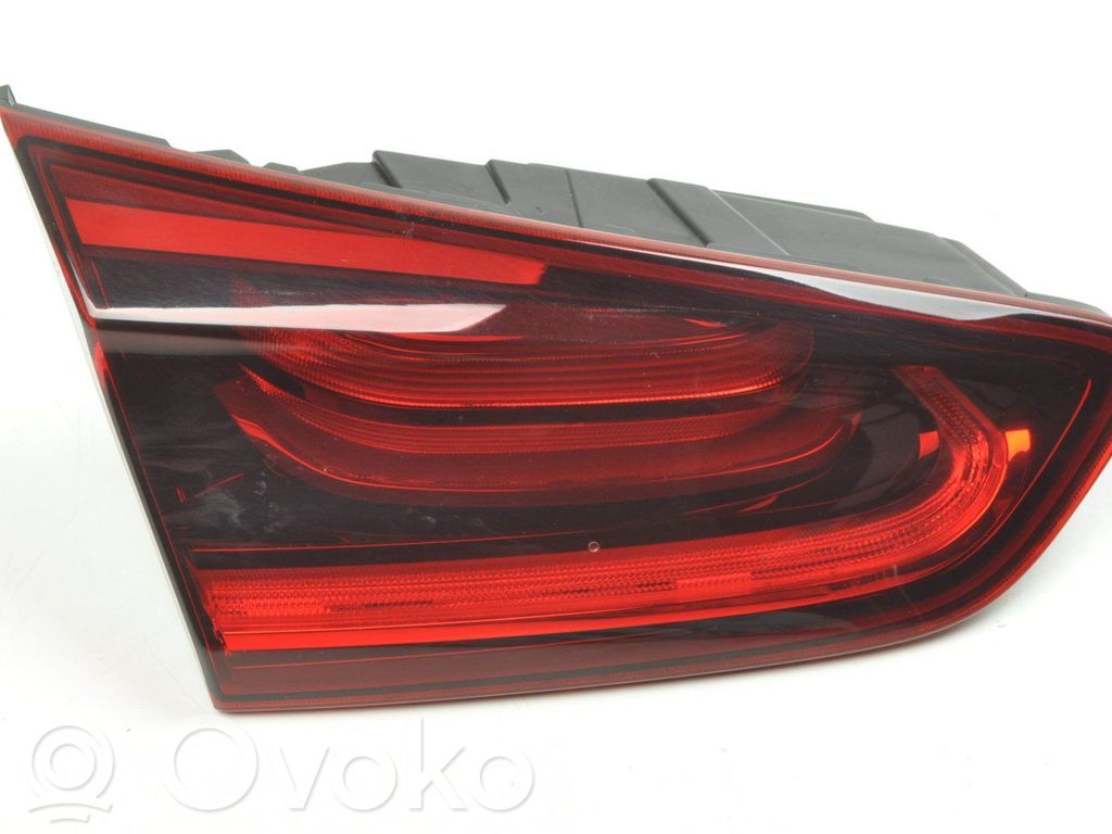 Lampy tylnej klapy bagażnika   J792433200,J792433210
