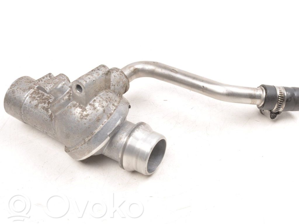 Volvo XC60 Obudowa termostatu 