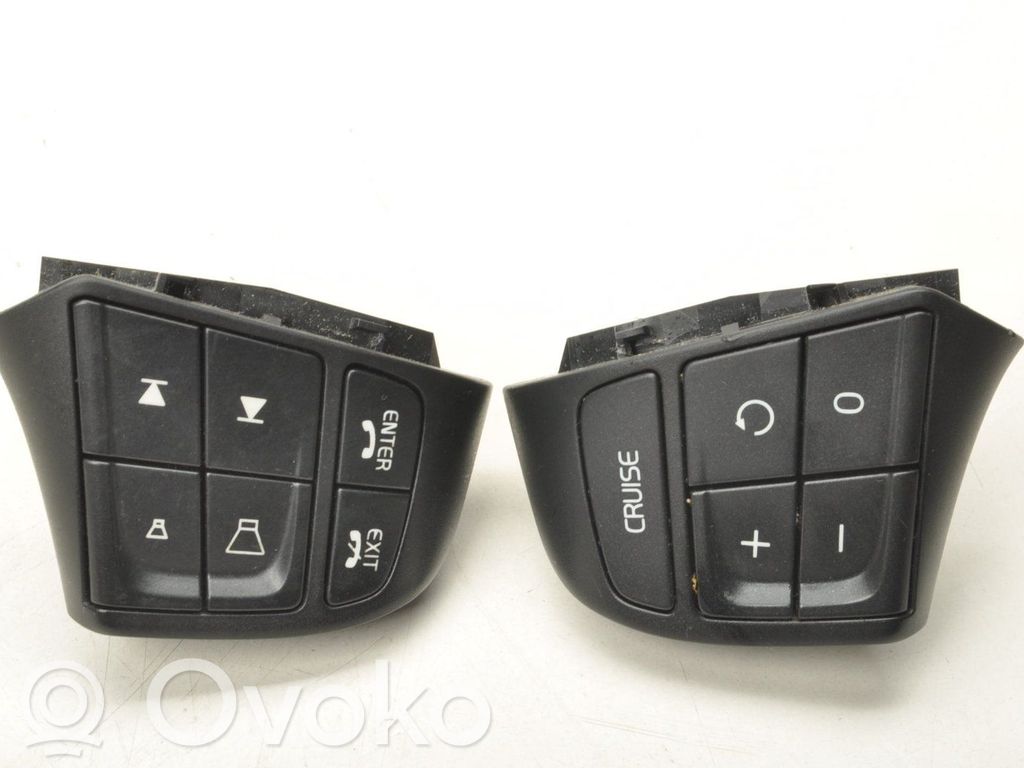 Volvo XC60 Butoane/comutatoare pe volan 