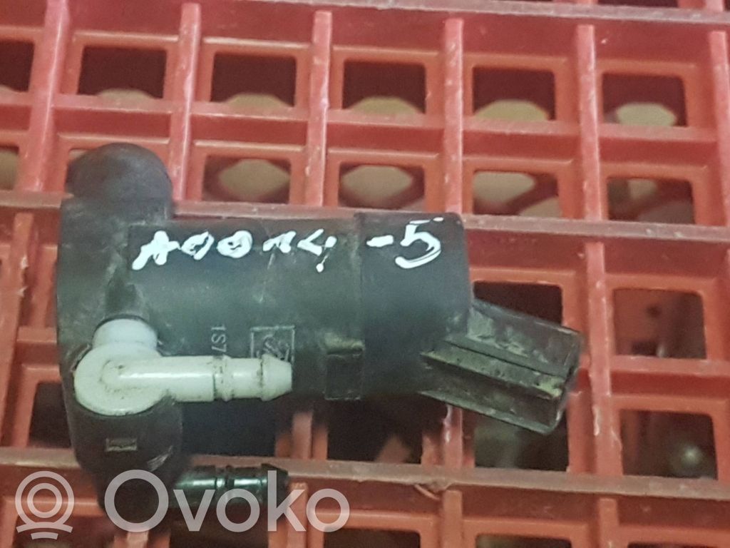 Volvo XC90 Windscreen/windshield washer pump 