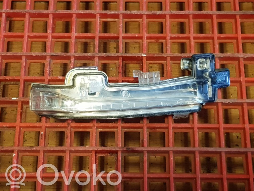 Volvo S60 Mirror indicator light 