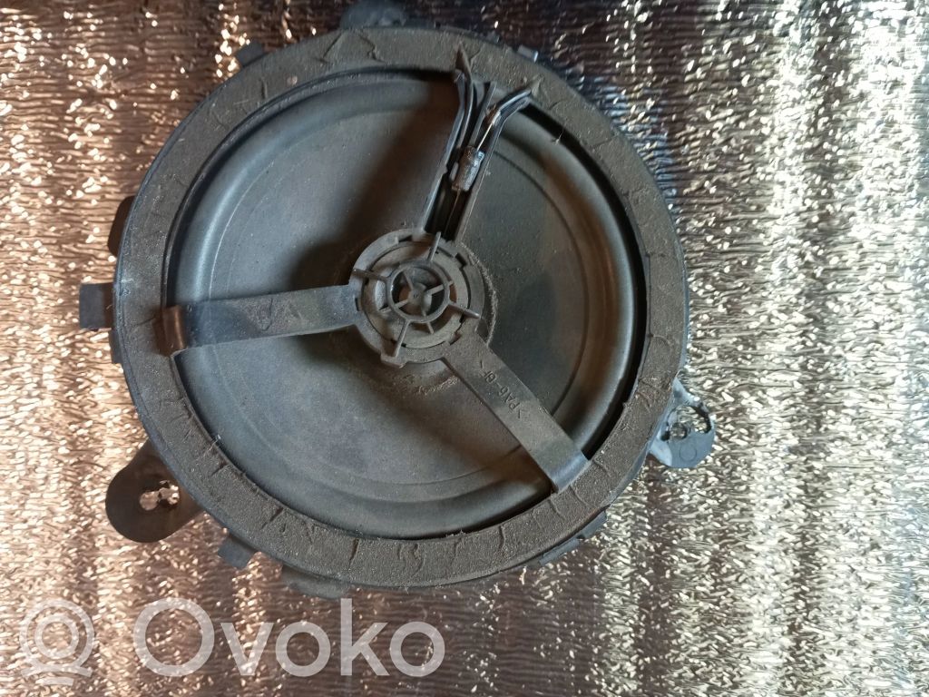 Volvo XC60 Garsiakalbis (-iai) priekinėse duryse 