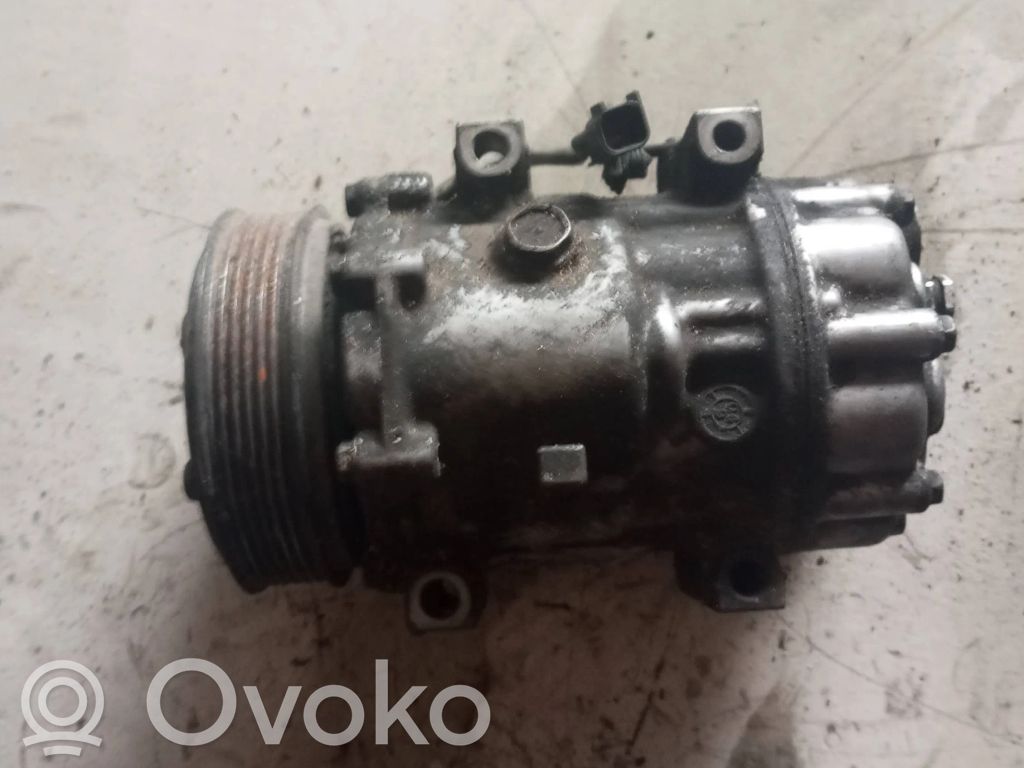 Volvo V50 Air conditioning (A/C) compressor (pump) 