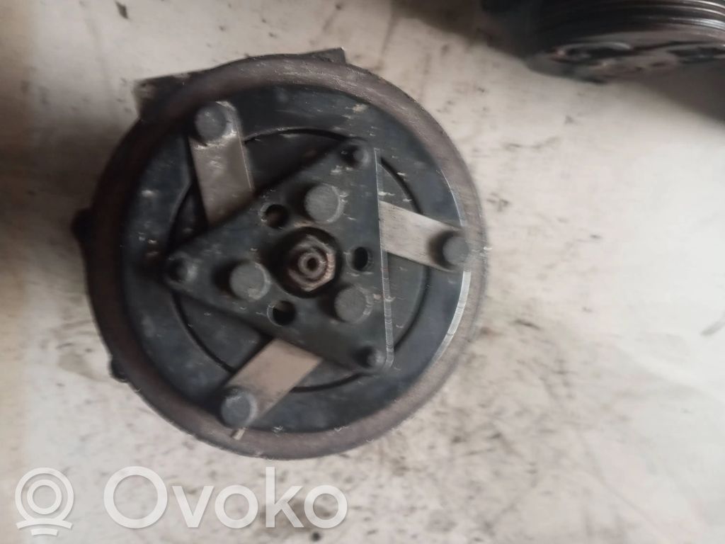 Volvo V50 Air conditioning (A/C) compressor (pump) 