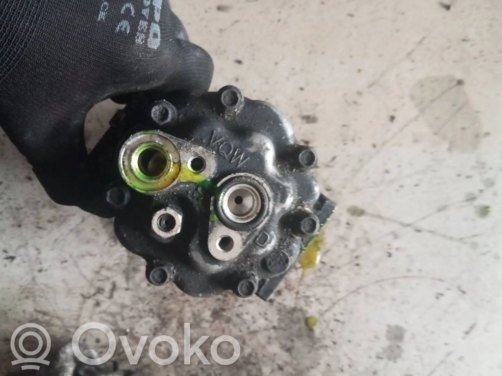 Ford C-MAX I Air conditioning (A/C) compressor (pump) 