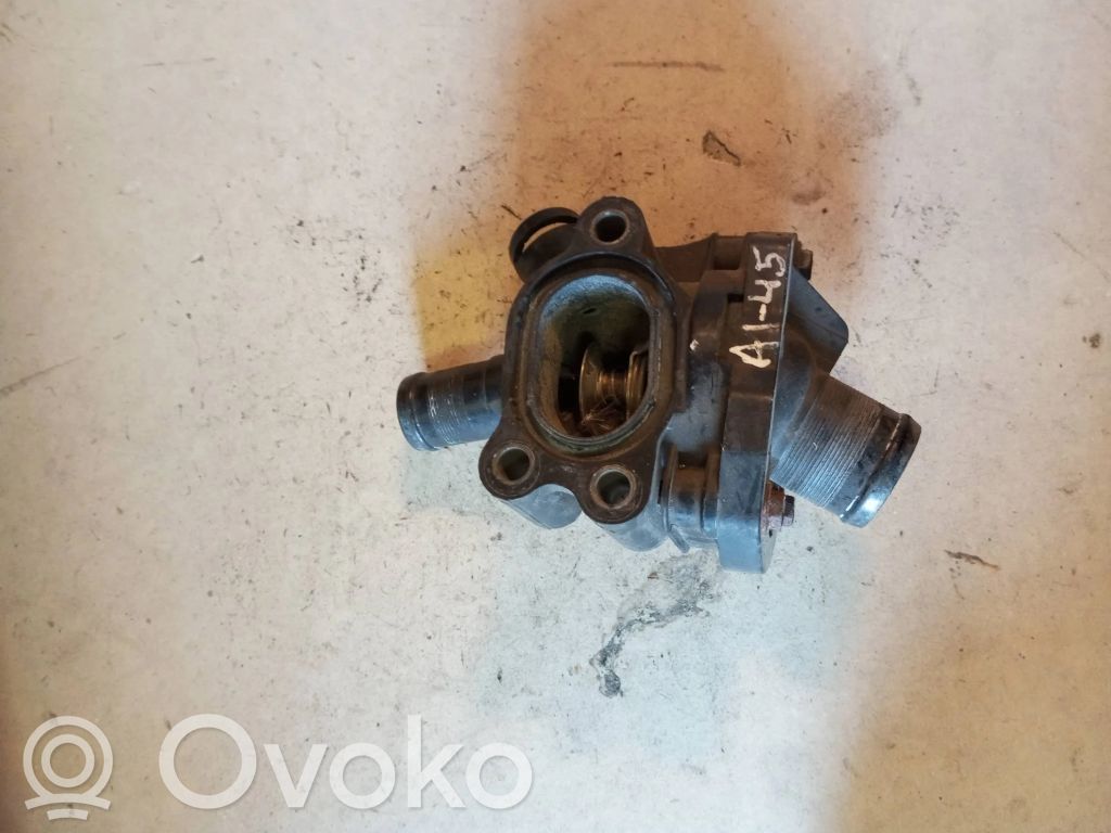Volvo V70 Thermostat/thermostat housing 