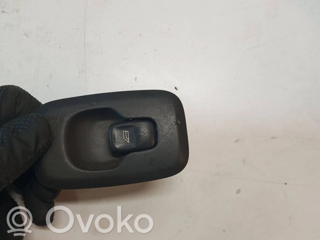 Electric window control switch   8685288,02W361