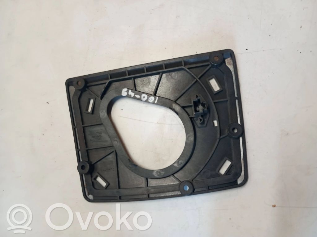 Volvo XC90 Dash center speaker frame 