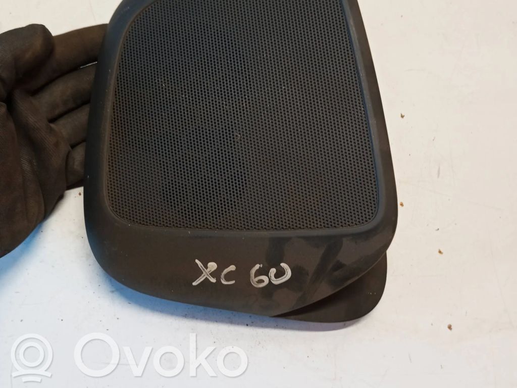 Volvo XC60 Moldura protectora del altavoz central del panel 
