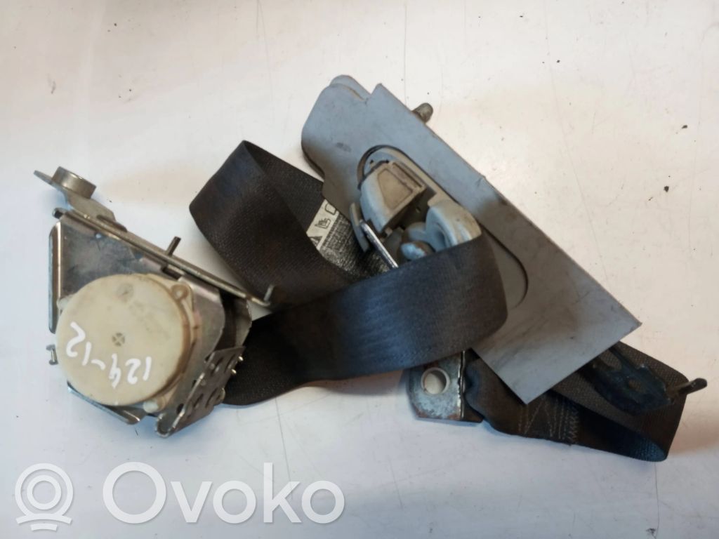 Chrysler Voyager Rear seatbelt 