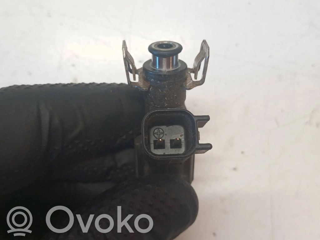 Volvo V50 Degvielas maģistrālā caurule 