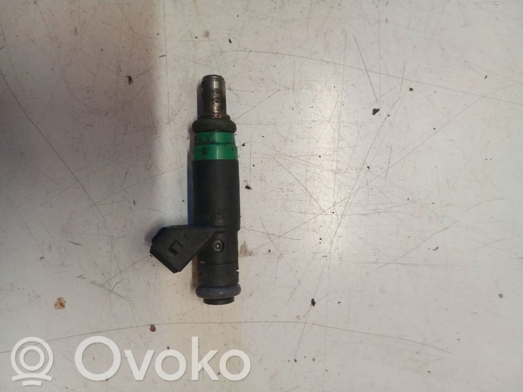 Volvo S40, V40 Fuel injector 