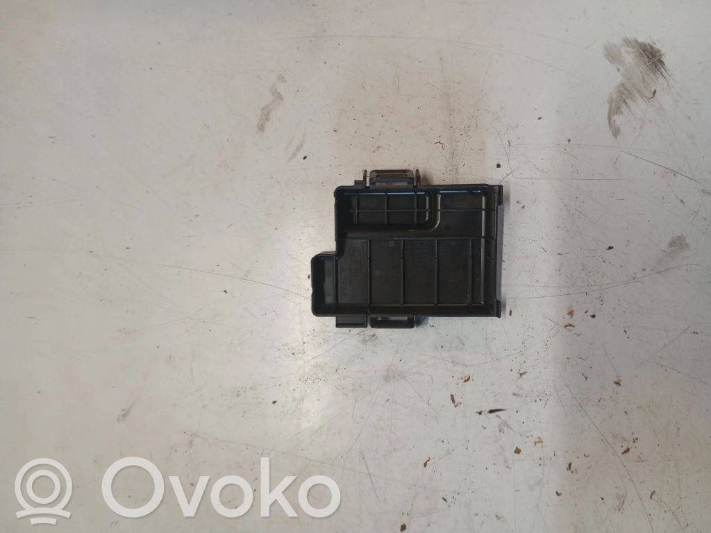 Volvo S60 Fuse box cover 
