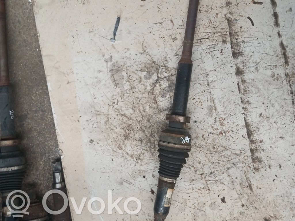 Volvo XC70 Priekinis pusašis 