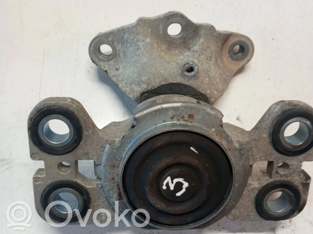 Volvo XC60 Engine mount bracket 