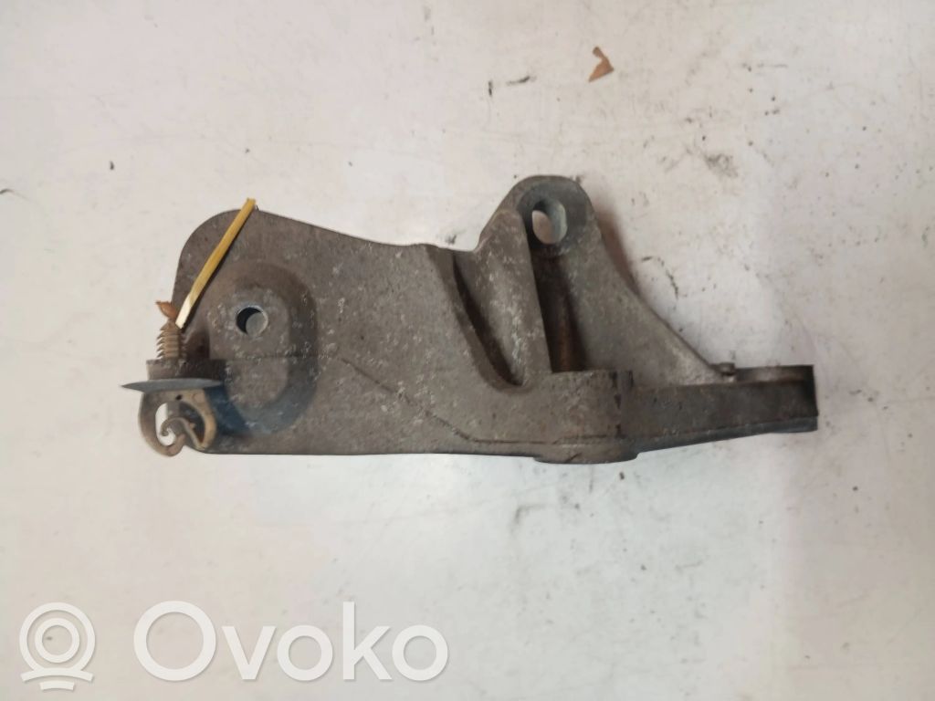 Chrysler Voyager Gearbox mounting bracket 