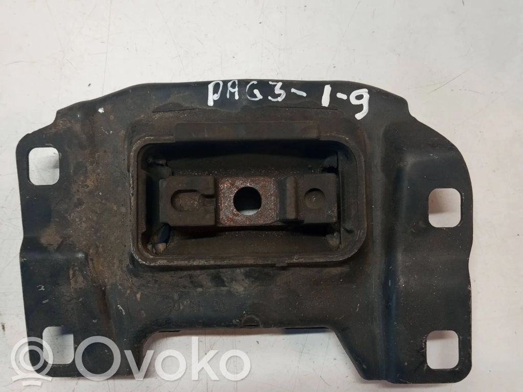 Volvo V50 Moottorin kiinnikekorvake 