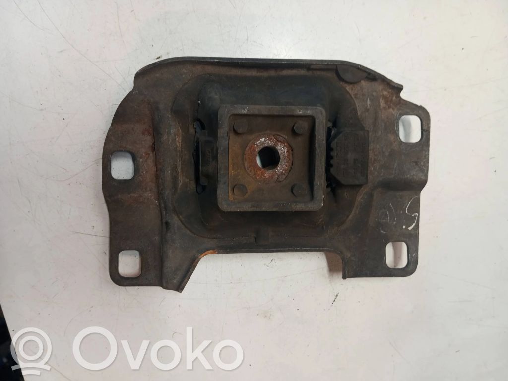 Volvo V50 Engine mount bracket 