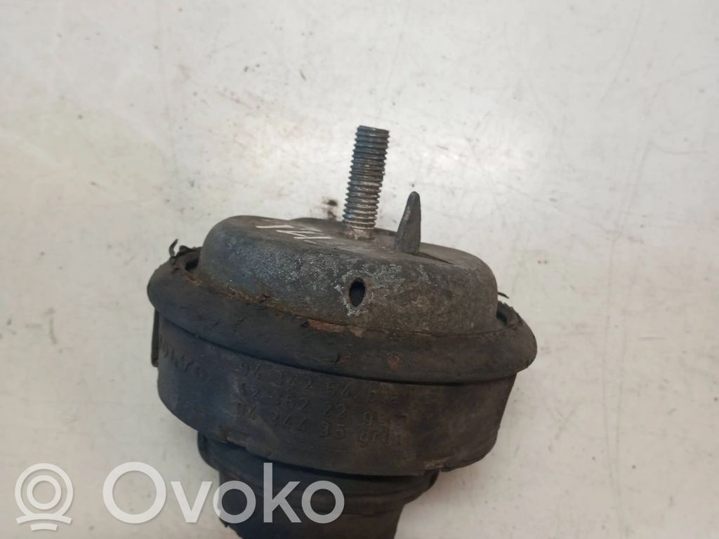 Volvo S70  V70  V70 XC Engine mount bracket 