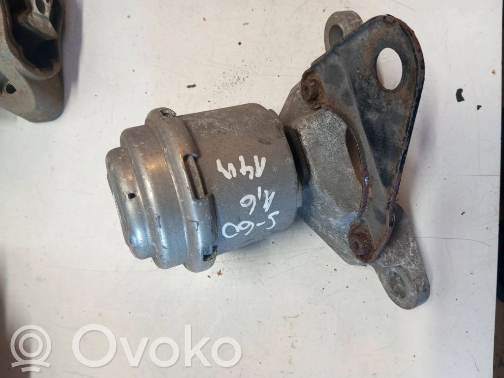 Volvo S60 Engine mount bracket 
