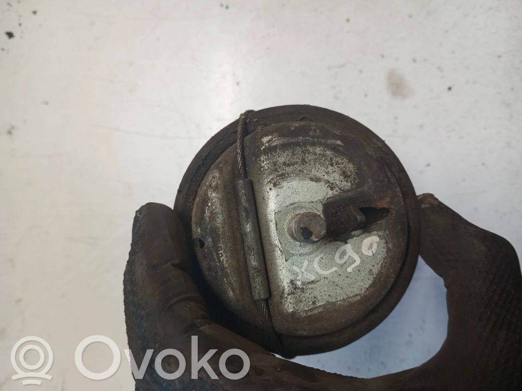Volvo V70 Engine mount bracket 