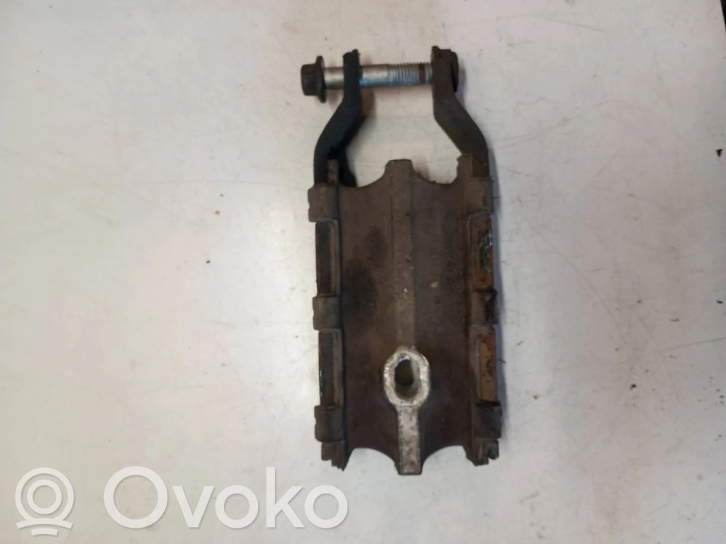 Volvo S80 Engine mount bracket 