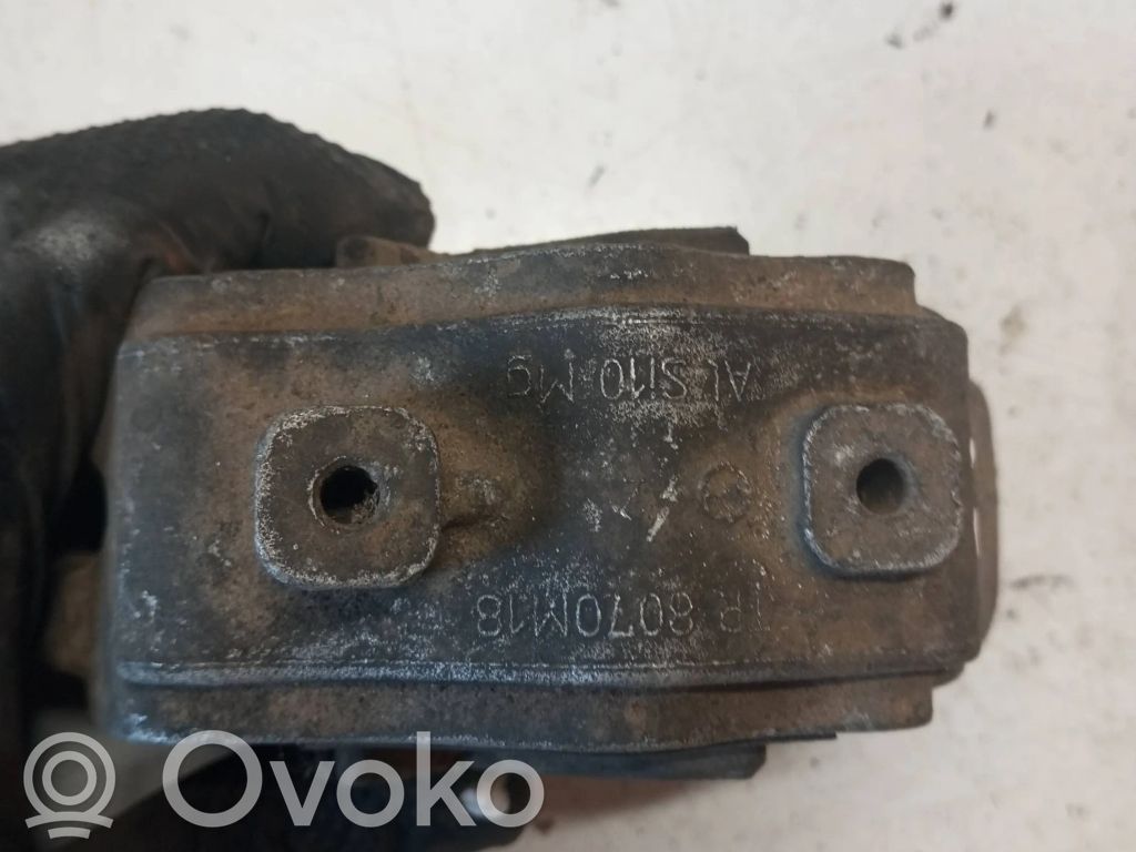 Volvo V70 Engine mount bracket 