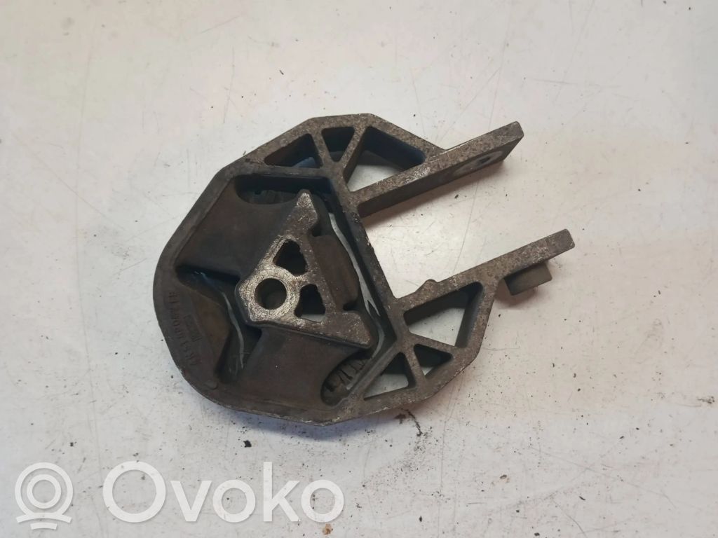 Volvo V50 Engine mount bracket 