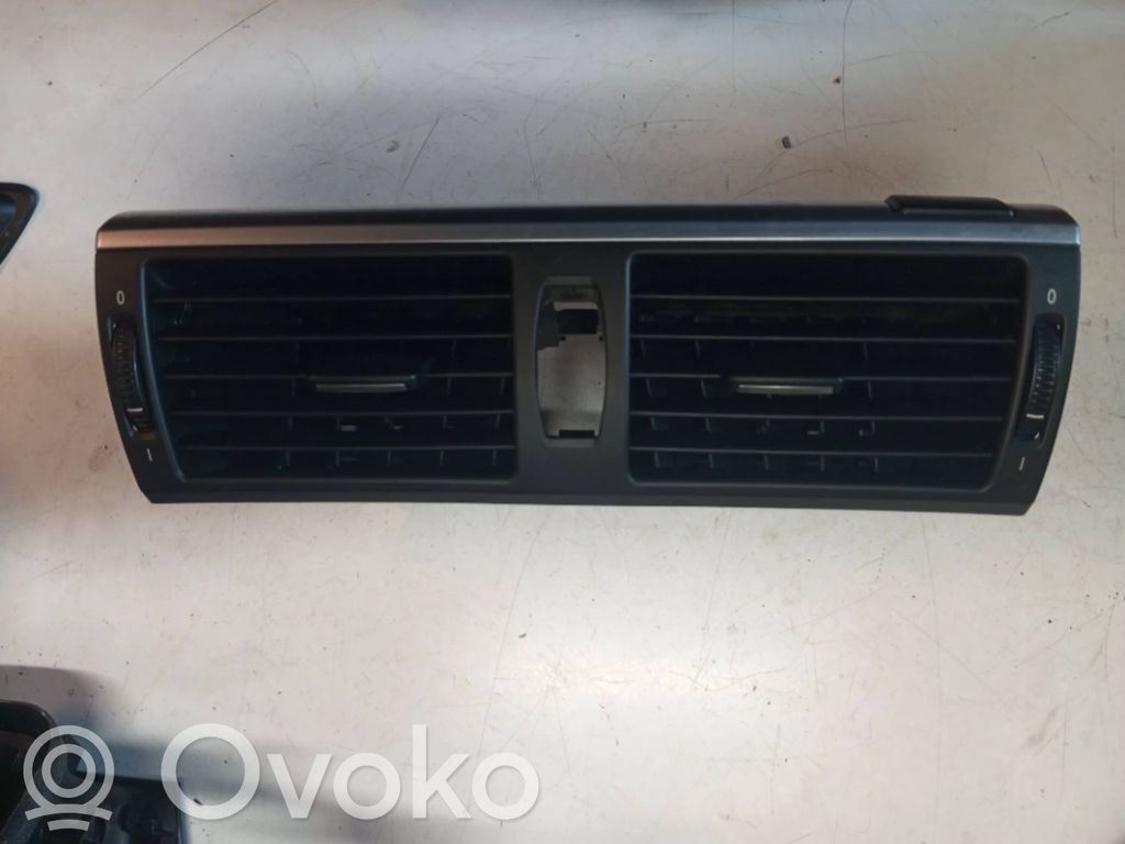 BMW X6 E71 Centrinės oro grotelės 