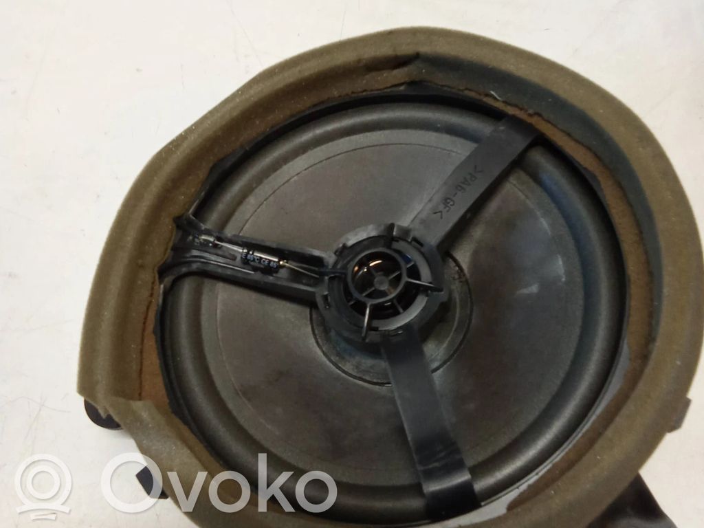 Volvo XC90 Garsiakalbis (-iai) priekinėse duryse 