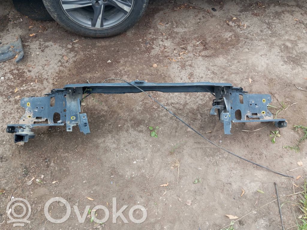 Volvo XC90 Radiatorių panelė 