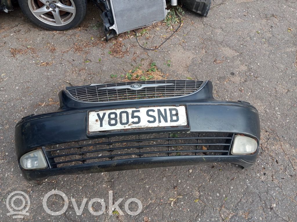 Chrysler Voyager Передний бампер 