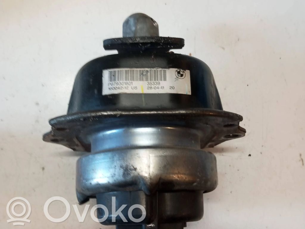 Engine mount bracket   679541801