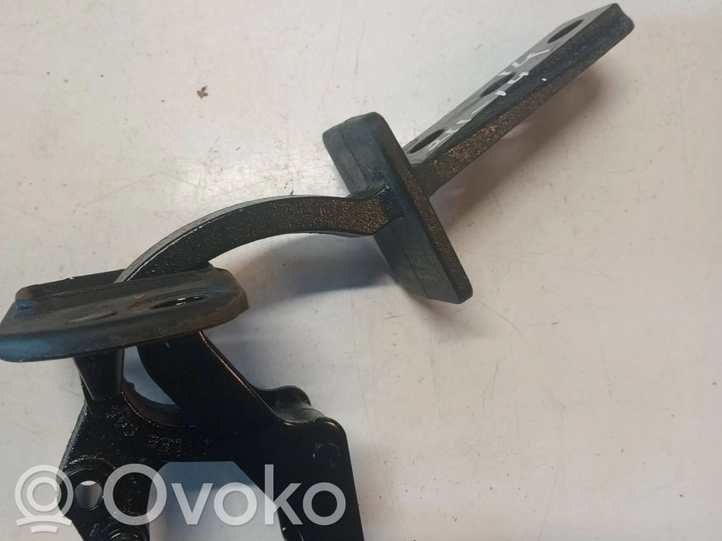 Volvo V70 Tailgate/trunk/boot hinge 
