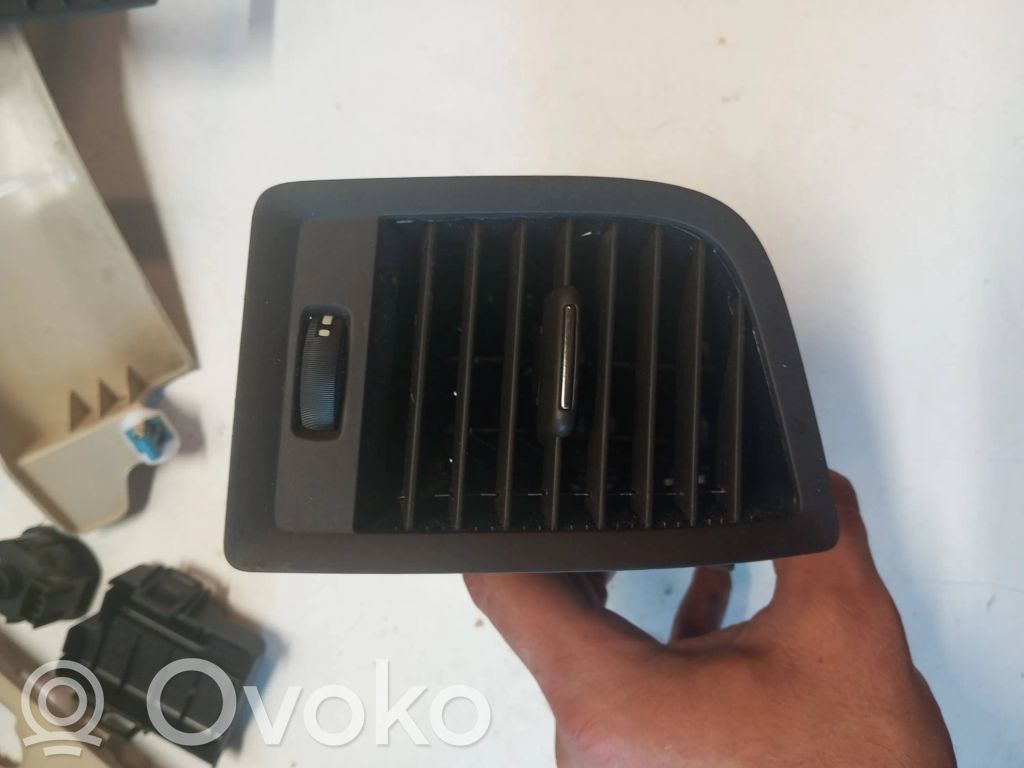Volvo XC60 Luftausströmer Lüftungsdüse Luftdüse seitlich 