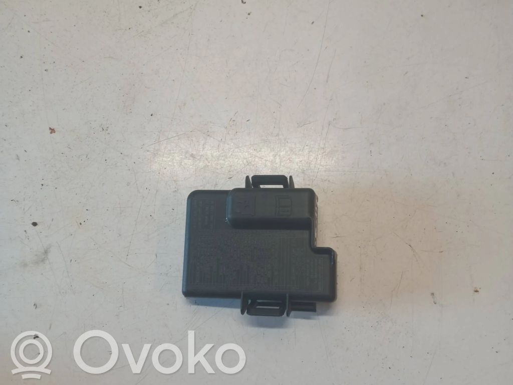 Volvo S60 Fuse box cover 
