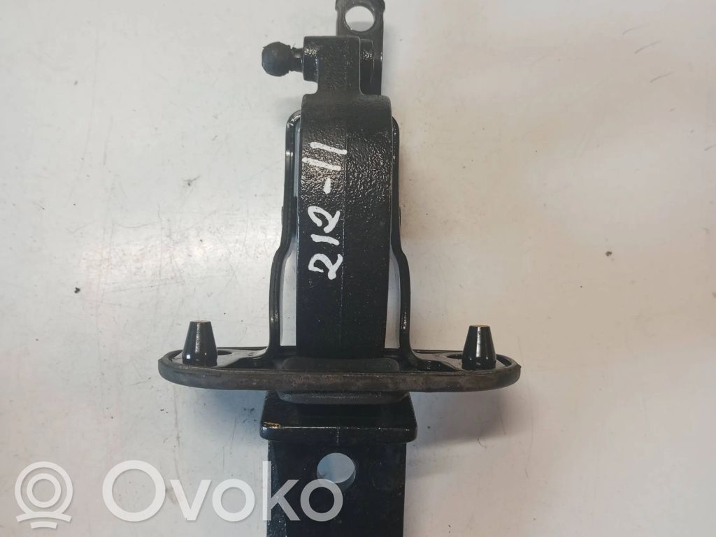 Volvo V70 Tailgate/trunk/boot hinge 