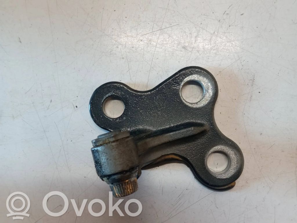 Volvo V60 Zawias dolny drzwi przednich 