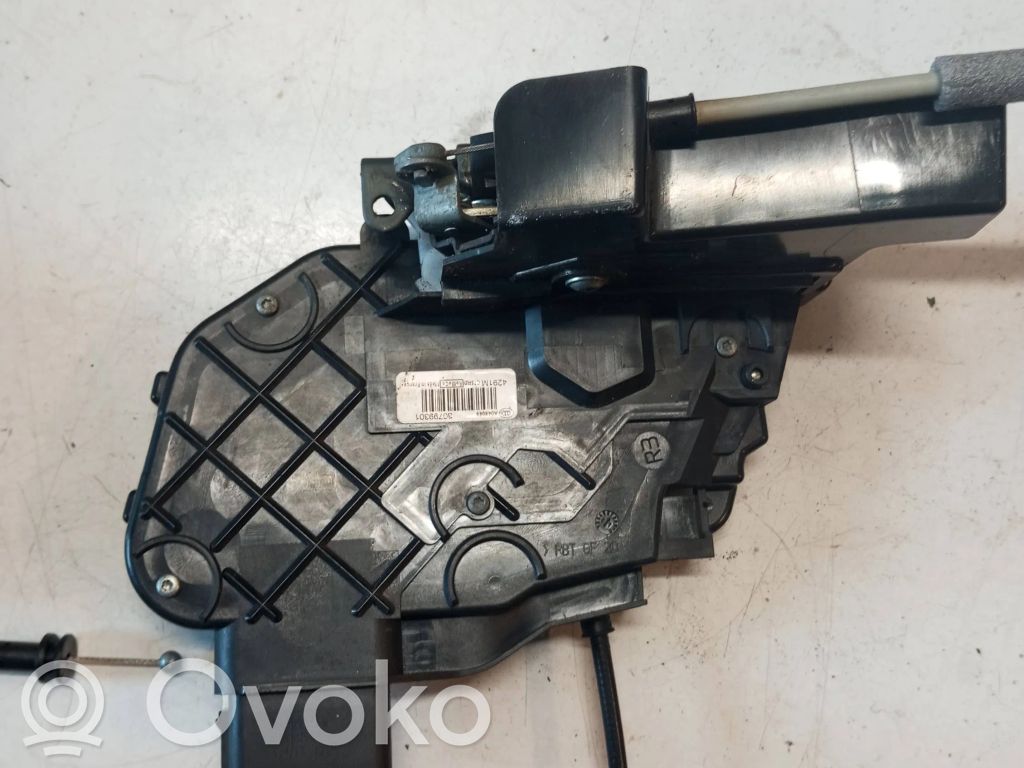 Volvo XC60 Priekšpusē slēdzene 