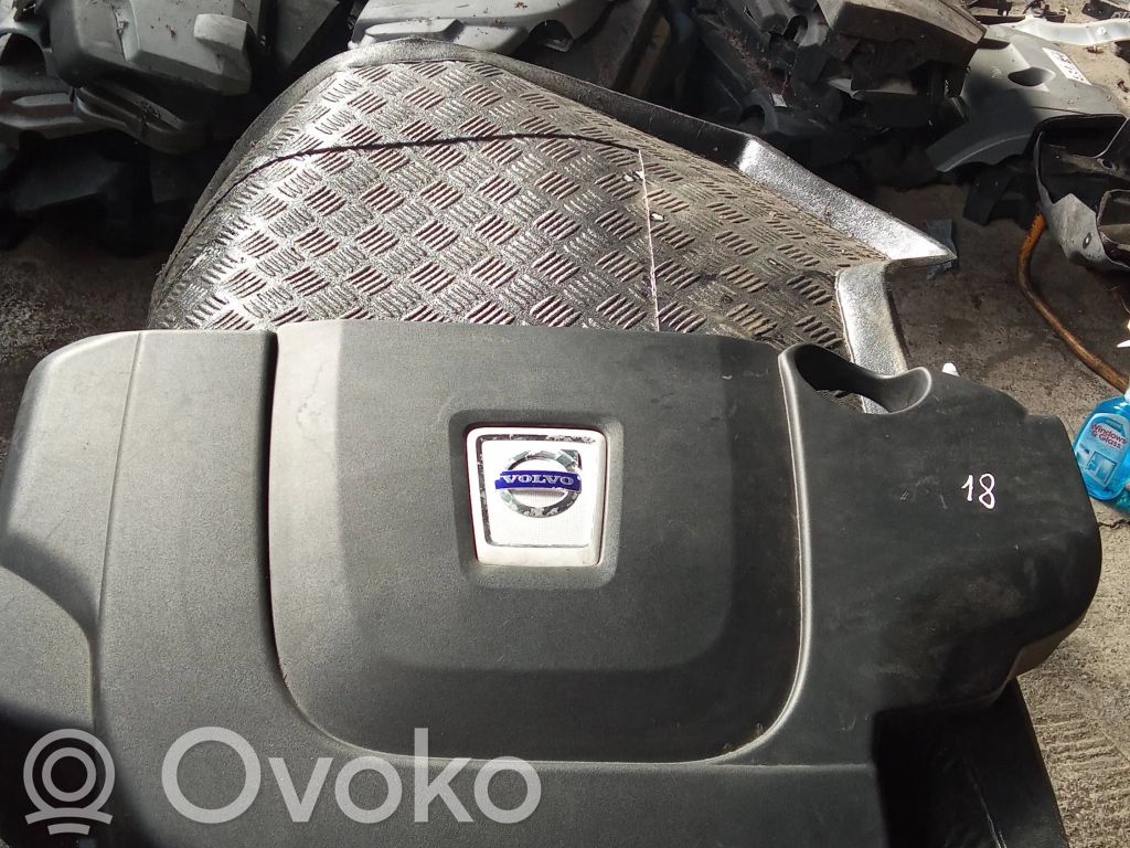 Volvo V70 Engine cover (trim) 
