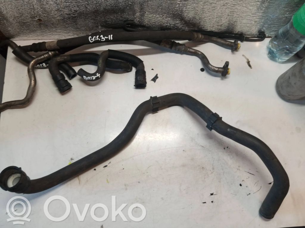 Volvo V60 Engine coolant pipe/hose 
