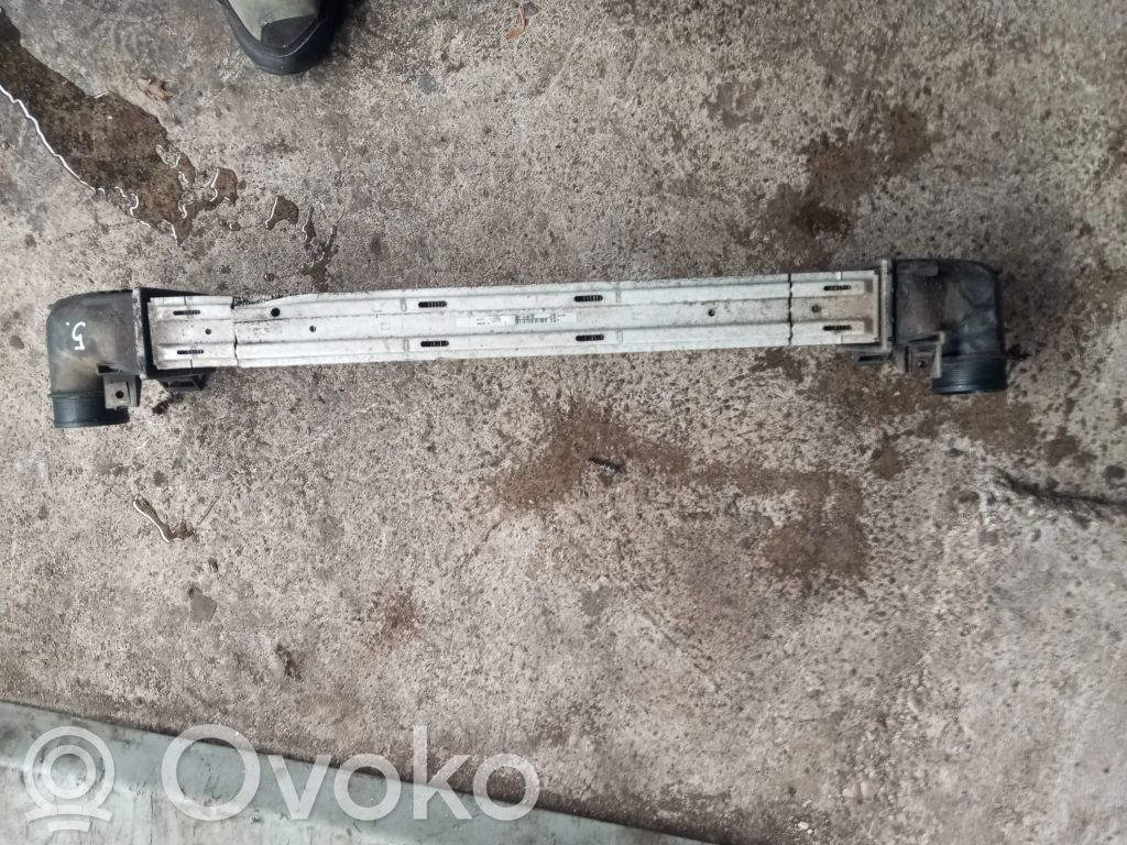 Volvo V70 Interkūlerio radiatorius 